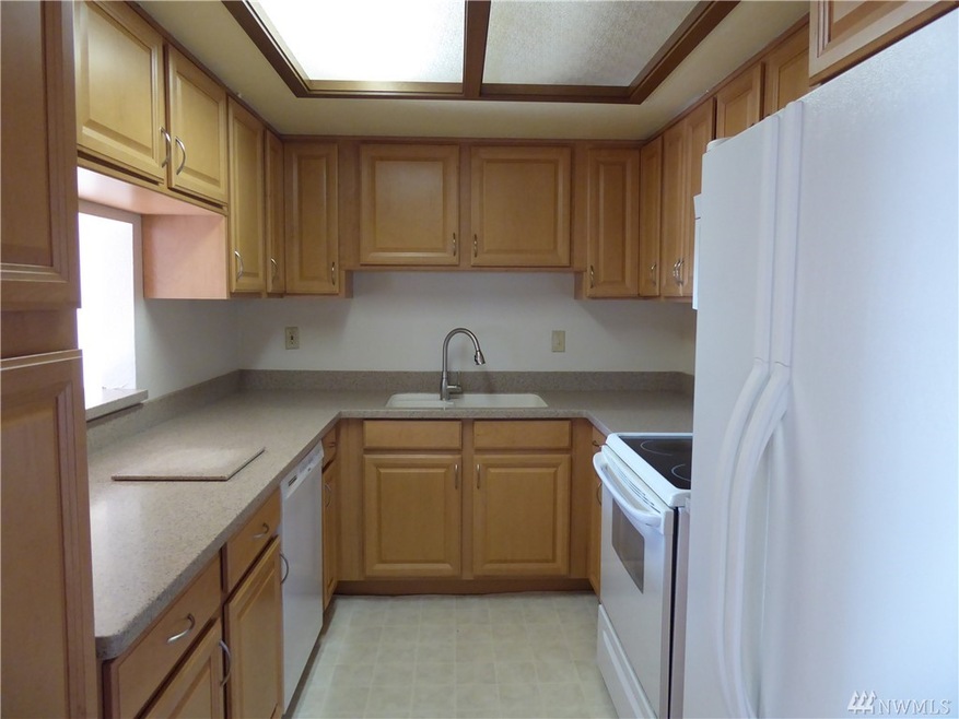 22700 28th Ave S unit 204, Des Moines, WA 98198 - photo 1