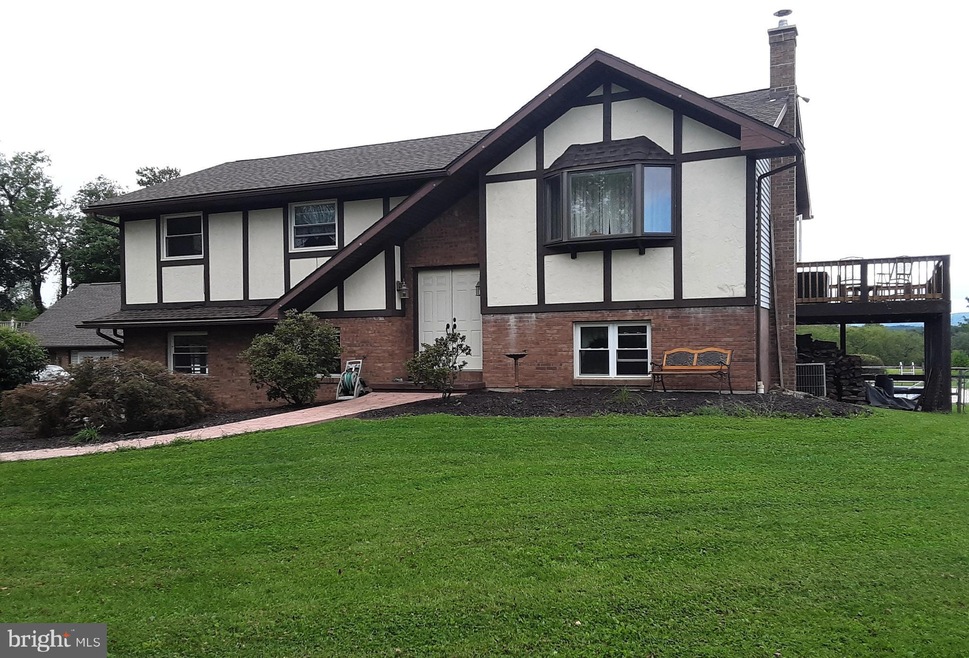 36 Hunter Liggett Dr, Shoemakersville, PA 19555 - photo 1