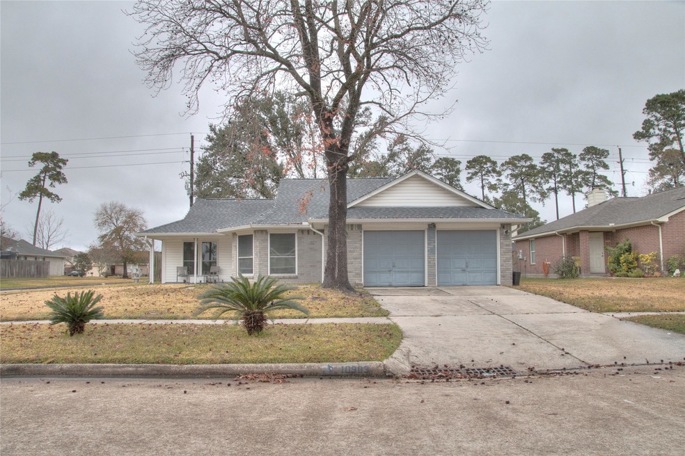 10903 Kentington Oak Dr, Humble, TX 77396 - photo 1