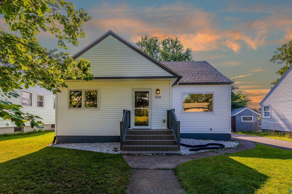 2228 W 22nd St, Duluth, MN 55811 - photo 1