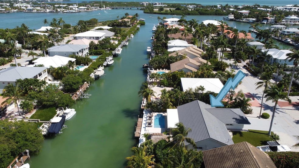 641 12th St, Key Colony Beach, FL 33051 - photo 1