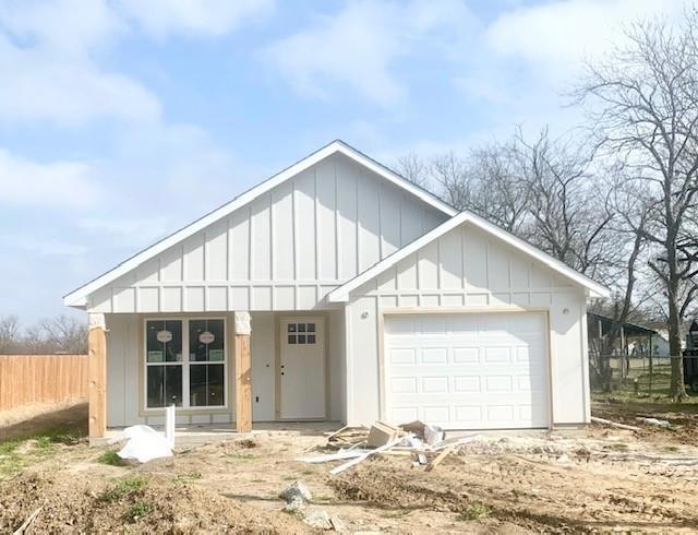 1310 Chase Ave, Cleburne, TX 76031 - photo 1