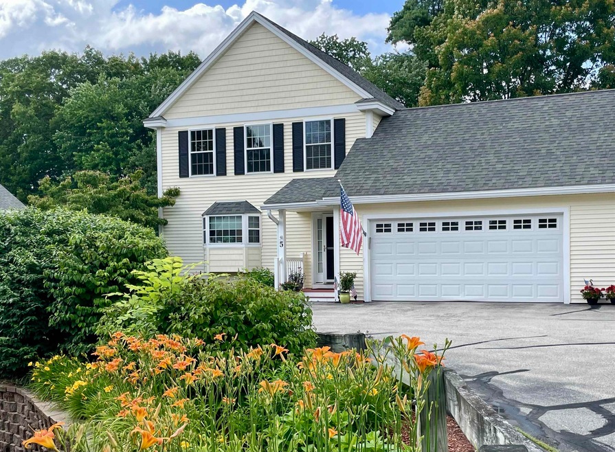 5 Jamesway Dr, Litchfield, NH 03052 - photo 1