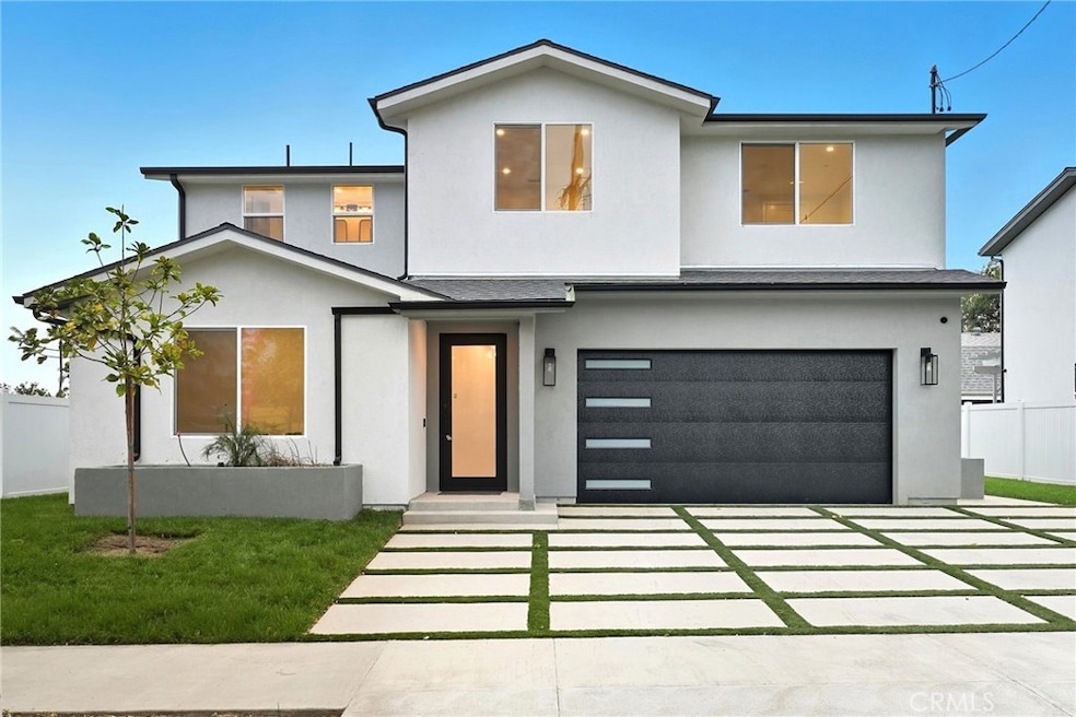 For Sale $1,274,800 • Co-Listing Agent