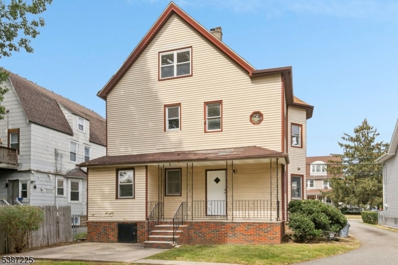 200 Montgomery St, Bloomfield, NJ 07003 - photo 1