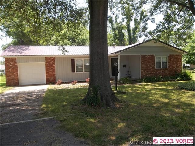 704 E Normal St, Tahlequah, OK 74464 - photo 1