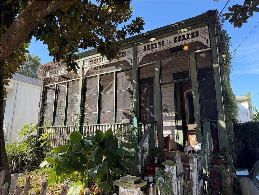 3209 Laurel St, New Orleans, LA 70115 - photo 1