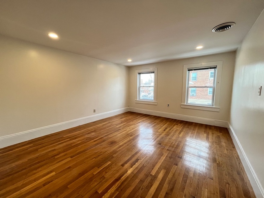 59 W 7th St unit 2, Boston, MA 02127 - photo 1