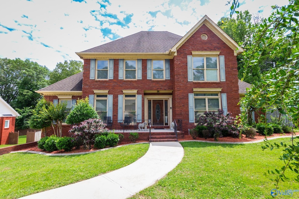 3318 Cedarhurst Dr SW, Decatur, AL 35603 - photo 1