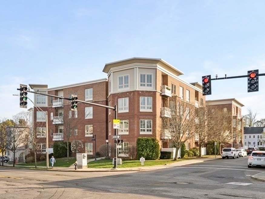 Hammonswood at Chestnut Hill unit EPH15, Chestnut Hill, MA 02467 - photo 1