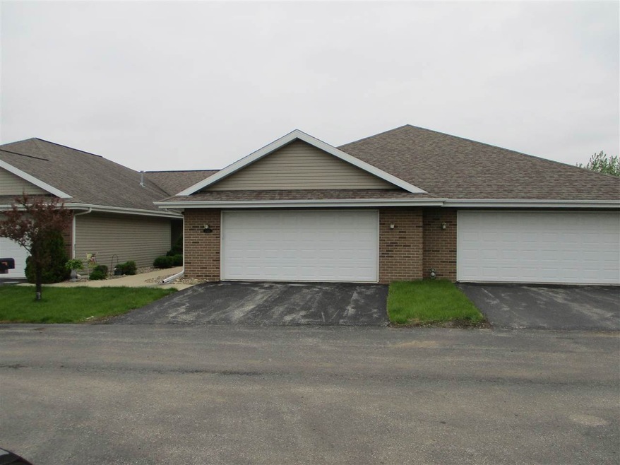 1414 Asbury Ln, Waterloo, IA 50701 - photo 1