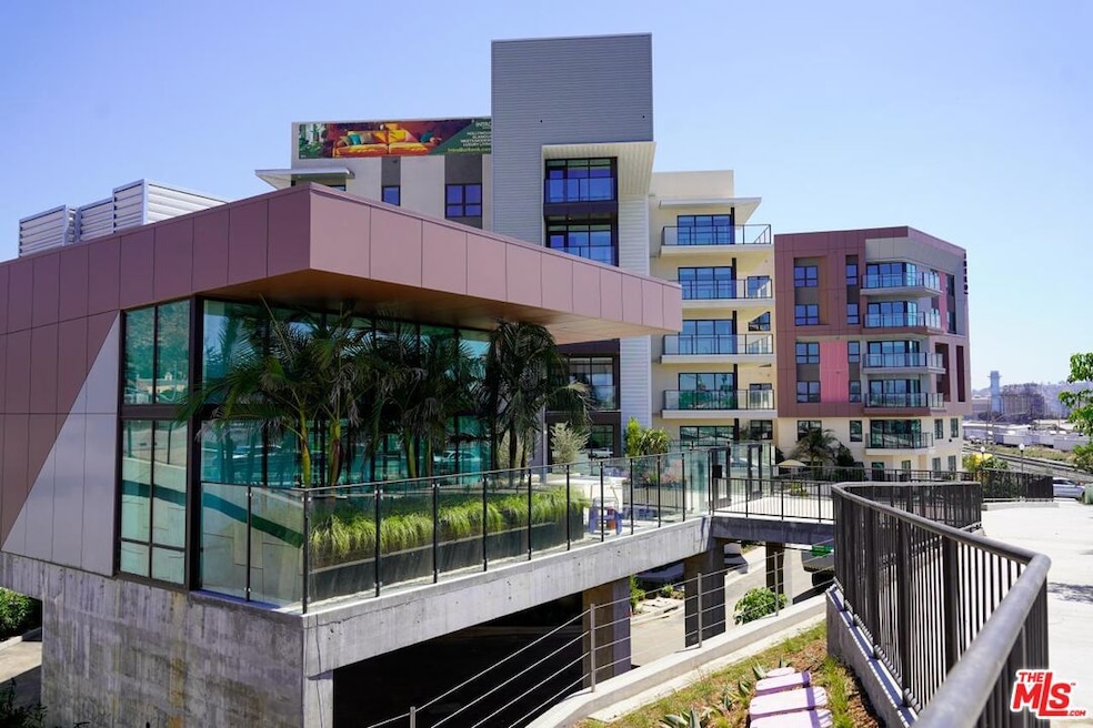 800 N Front St unit 1437, Burbank, CA 91502 - photo 1