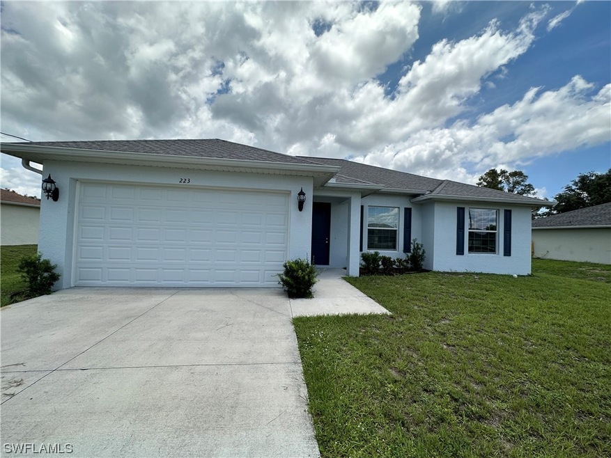 223 Manatee St, Fort Myers, FL 33913 - photo 1