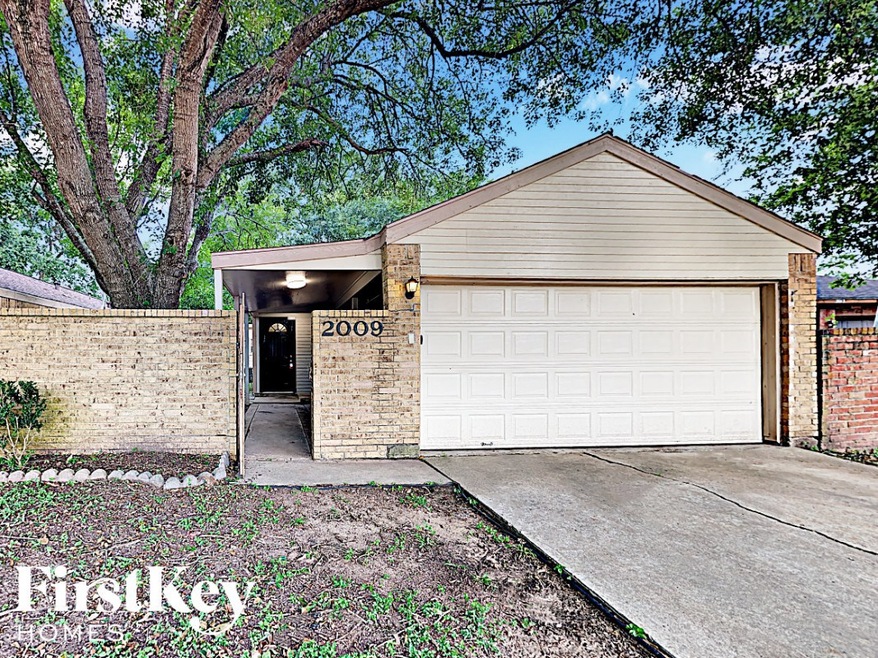 2009 Tremont Ct, Rosenberg, TX 77471 - photo 1