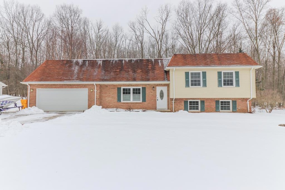 1066 Marianna Dr, Mansfield, OH 44903 - photo 1