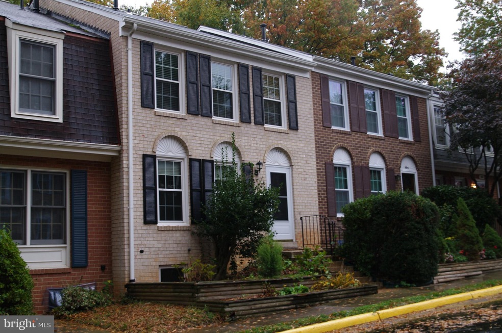 11849 Dunlop Ct, Reston, VA 20191 - photo 1