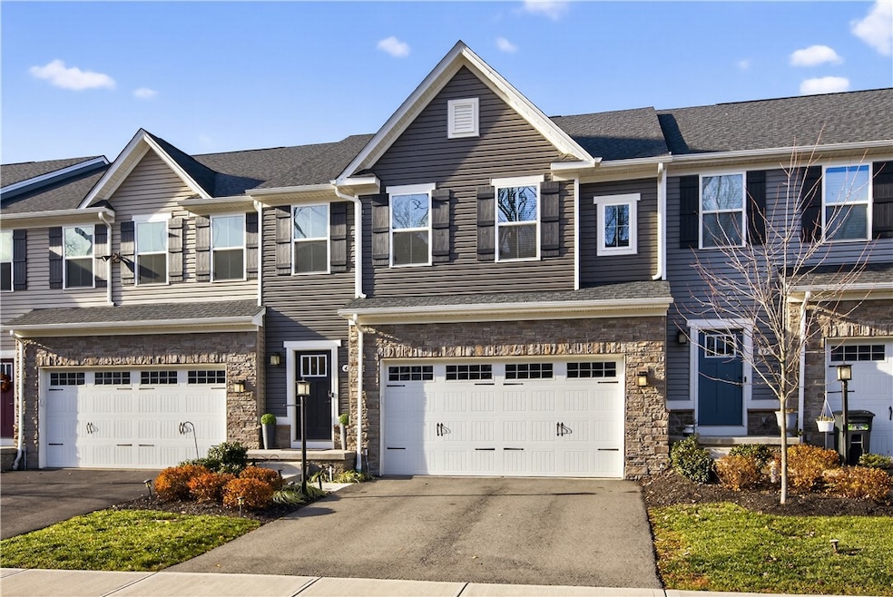 435 Greenwood Dr, Canonsburg, PA 15317 - photo 1