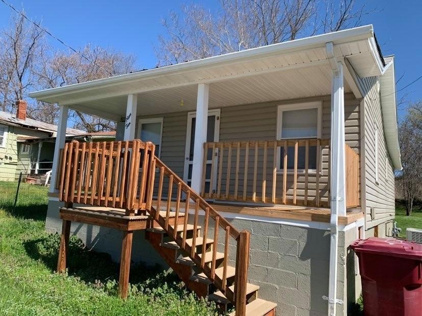 910 Hopson St, Johnson City, TN 37601 - photo 1