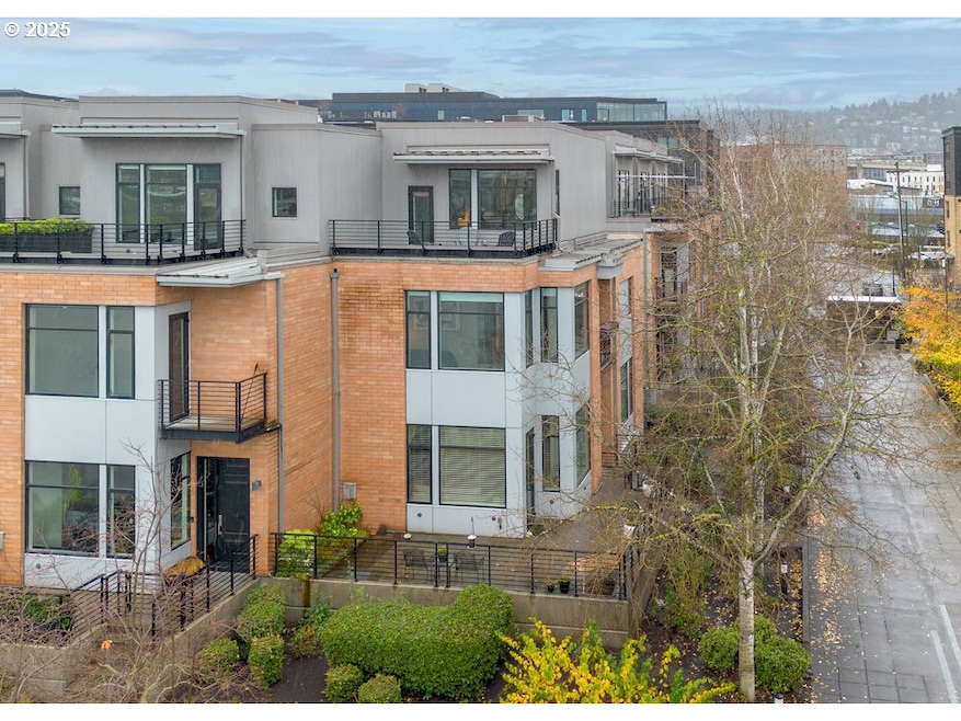 1684 NW Riverscape St unit 1684, Portland, OR 97209 - photo 1