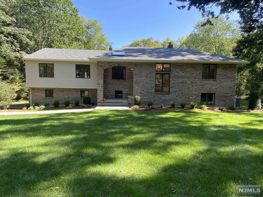 40 Brownstone Way, Upper Saddle River, NJ 07458 - photo 1