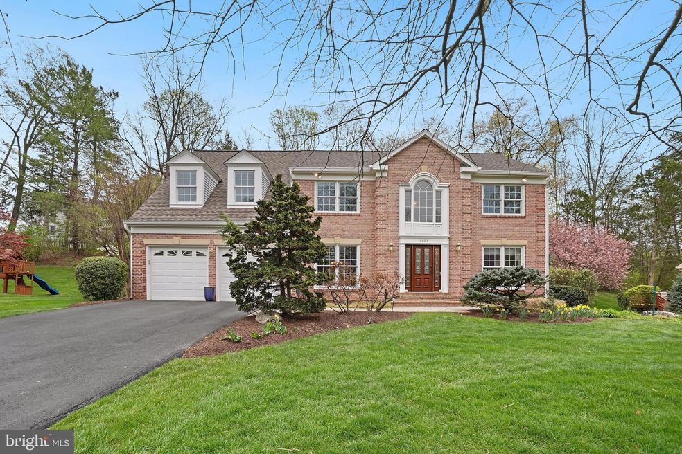 1207 Cameo Ct, Herndon, VA 20170 - photo 1