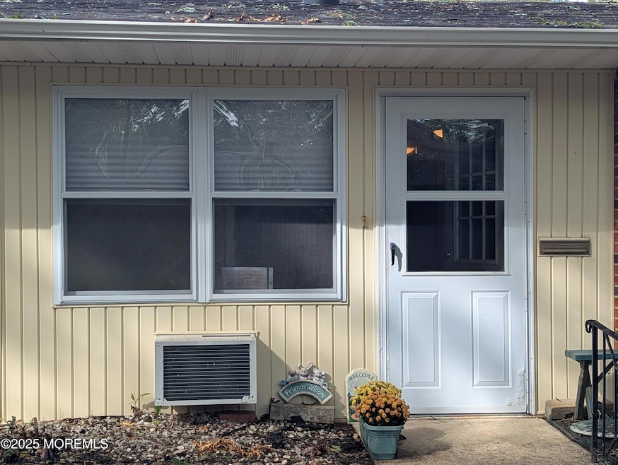 160D Gramercy Ct unit 160D, Lakewood, NJ 08701 - photo 1