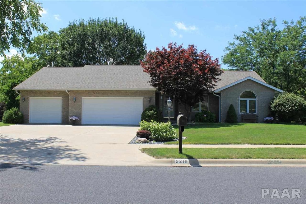 5219 N Rothmere Dr, Peoria, IL 61615 - photo 1