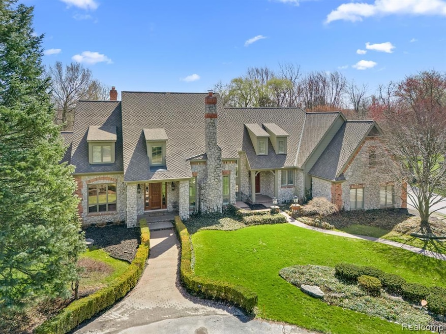 4755 Dover Rd, Bloomfield Hills, MI 48304 - photo 1