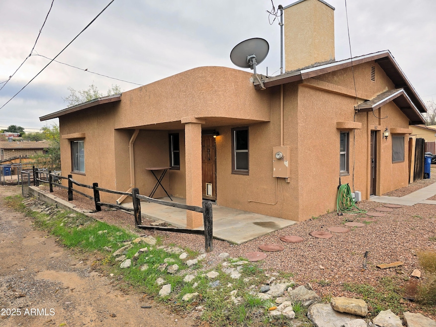 687 W Navajo St, Wickenburg, AZ 85390 - photo 1