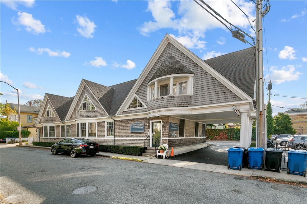 11 Catherine St unit B, Newport, RI 02840 - photo 1