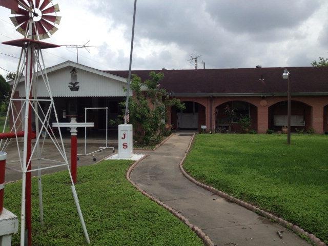 1310 El Camino Dr unit 27, Weslaco, TX 78596 - photo 1