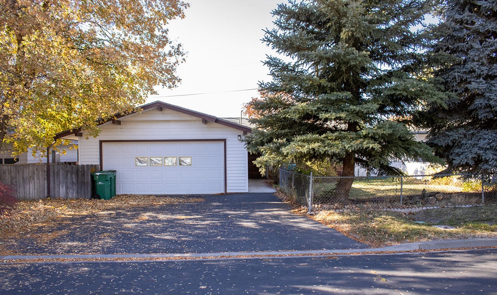 1128 Alandale Exterior