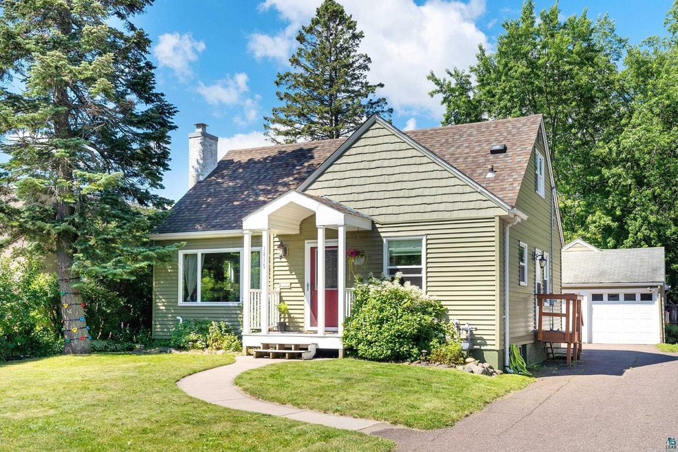 1815 Vermilion Rd, Duluth, MN 55803 - photo 1