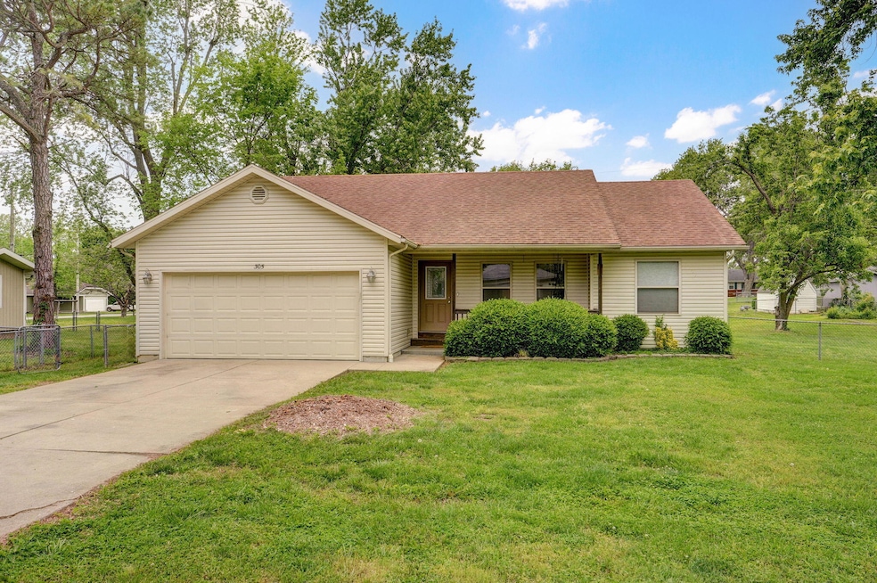 305 N Fairway Ave, Nixa, MO 65714 - photo 1