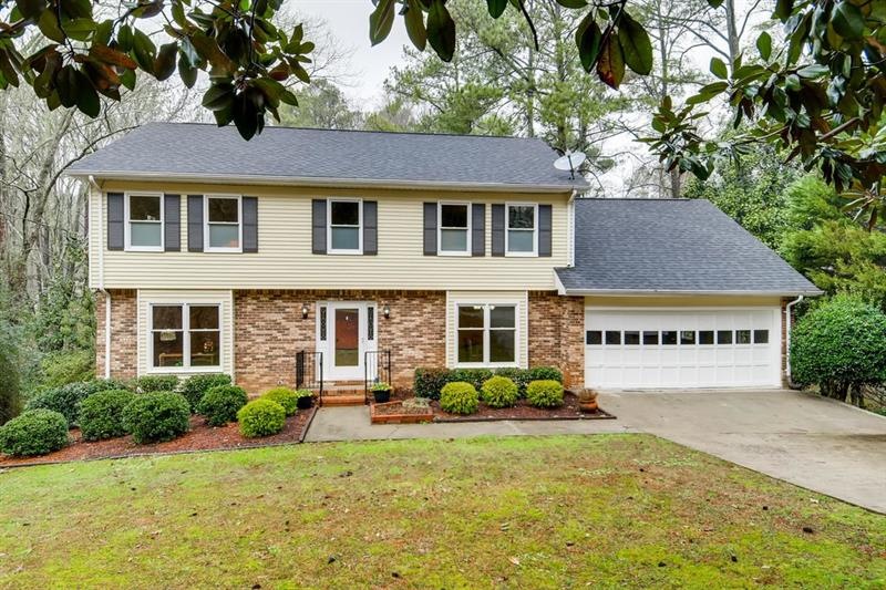 1930 Ridgefield Ct, Roswell, GA 30075 - photo 1