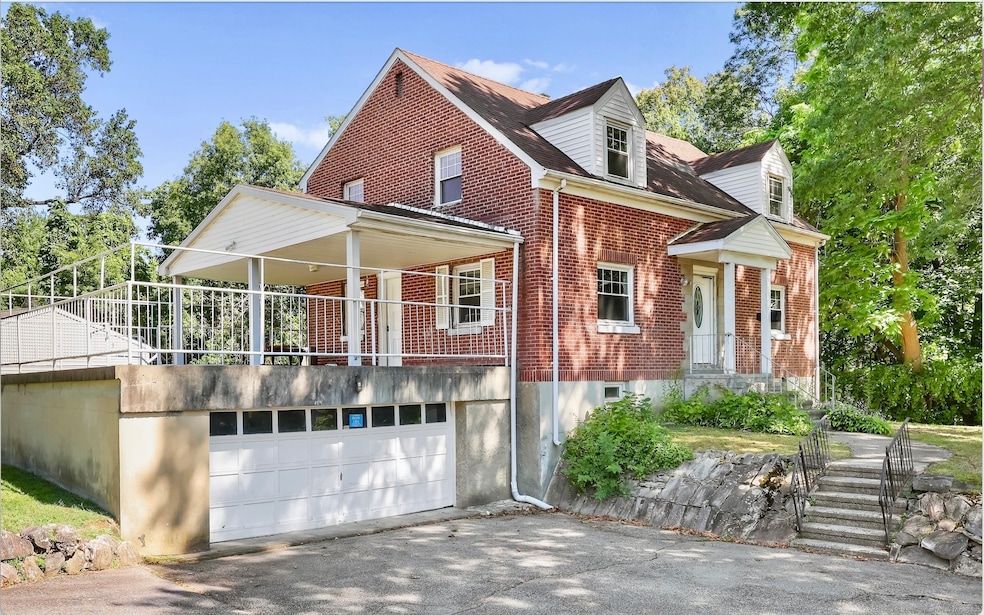 3170 Old Town Rd, Bridgeport, CT 06606 - photo 1