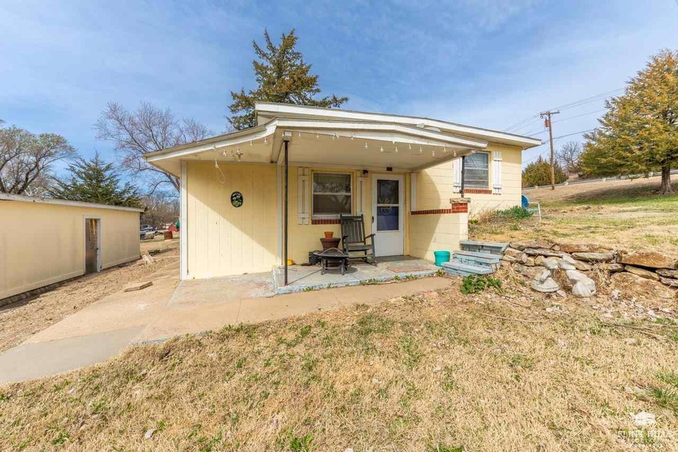 4516 Freeman Rd, Manhattan, KS 66503 - photo 1