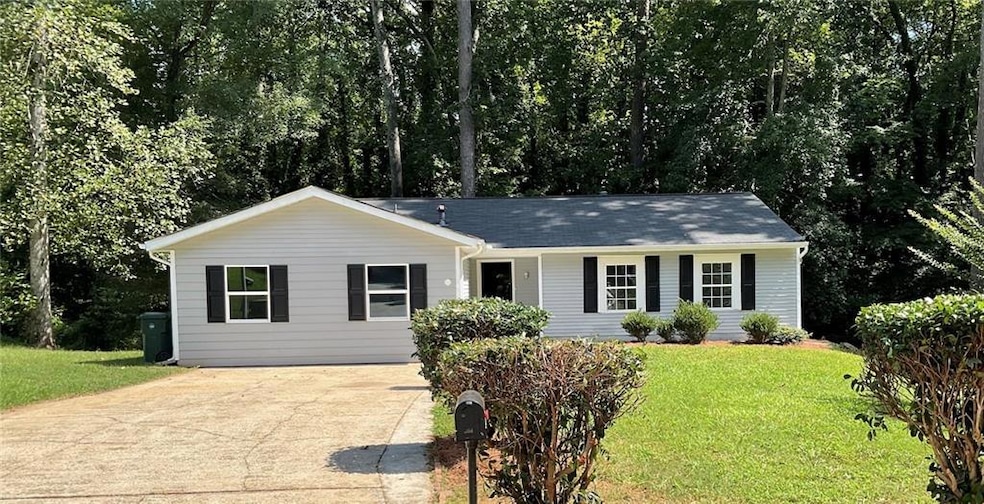 750 Stonedraw Ct, Stone Mountain, GA 30083 - photo 1