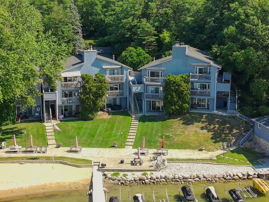 AA1 Lakefront Condo with Slip