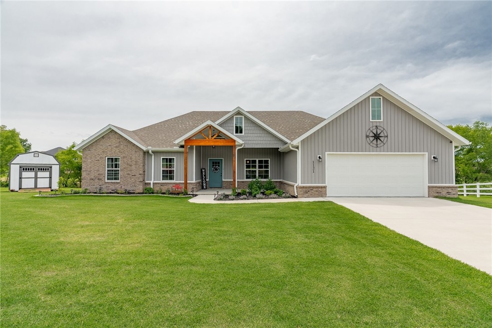 1121 Spur Cir, Prairie Grove, AR 72753 - photo 1