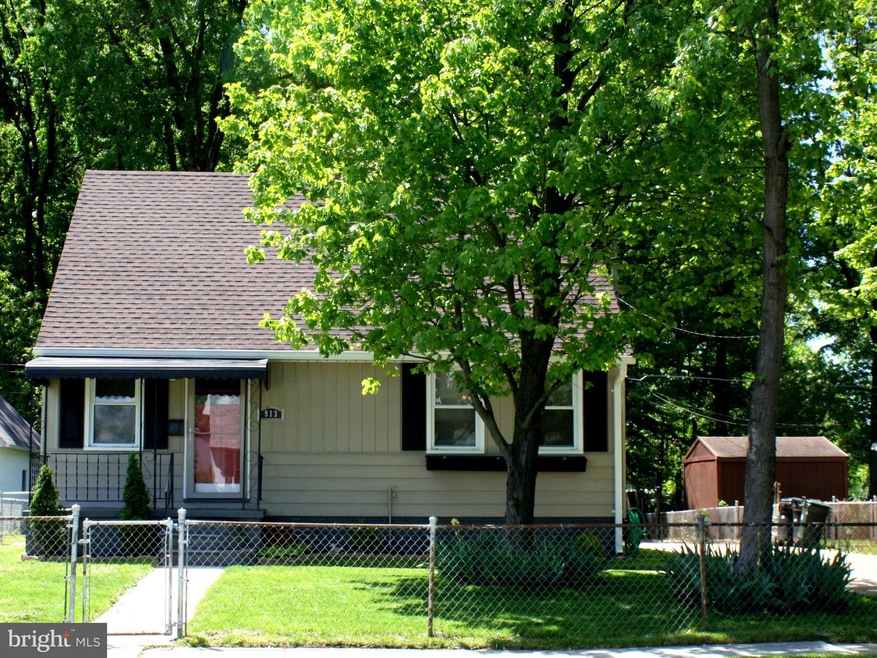 913 Homberg Ave, Essex, MD 21221 - photo 1