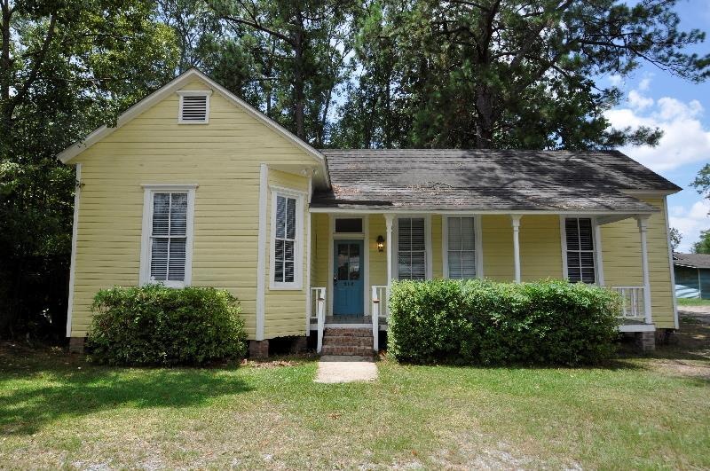 214 E 7th St, Picayune, MS 39466 - photo 1