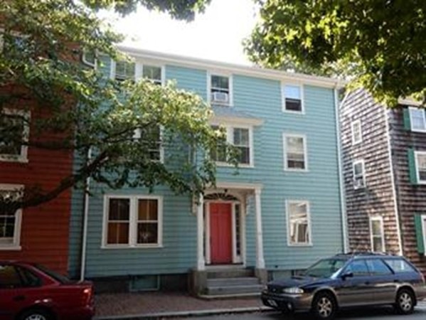 210 Washington St unit 3, Marblehead, MA 01945 - photo 1