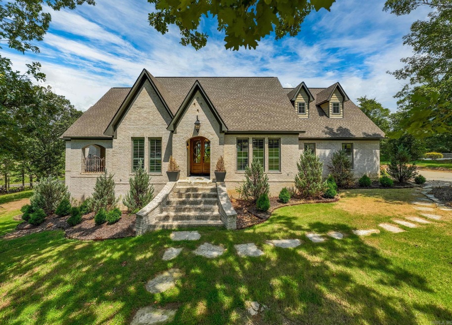 Under Contract $775,000