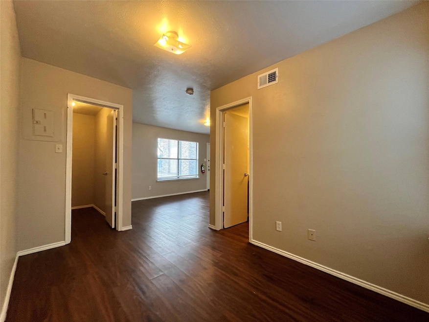 Here is another bedroom. Notice the beautiful floo