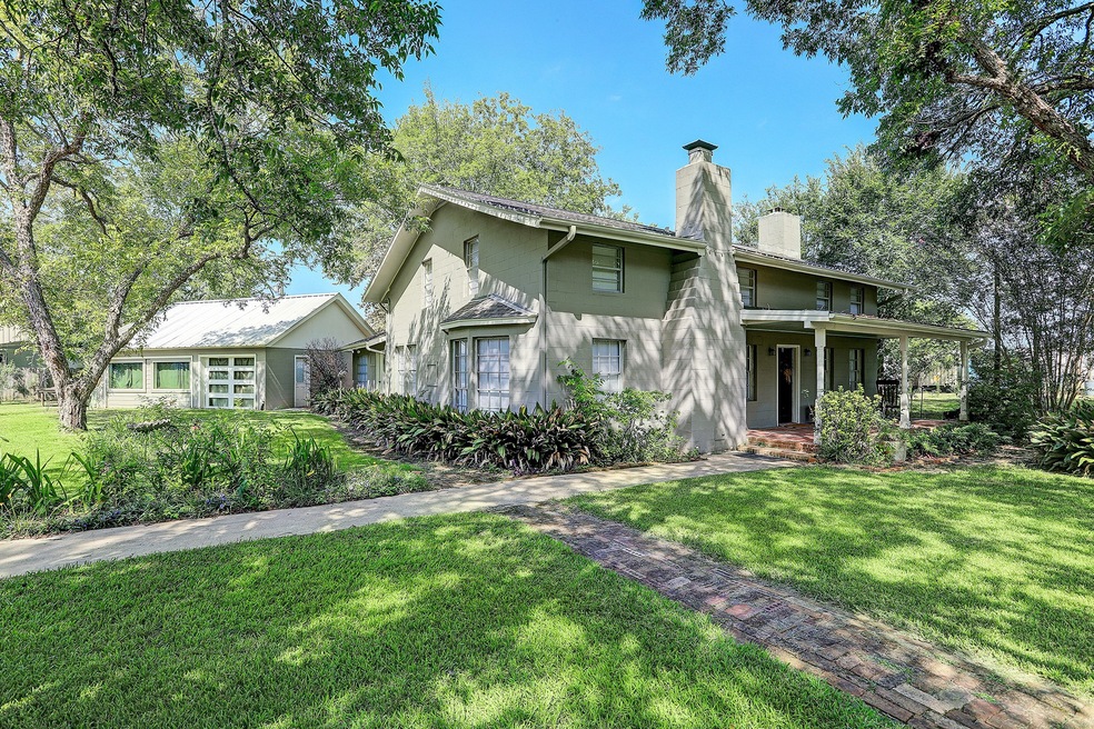 Welcome to County Road 132, nestled on the border of Pearland and Friendswood