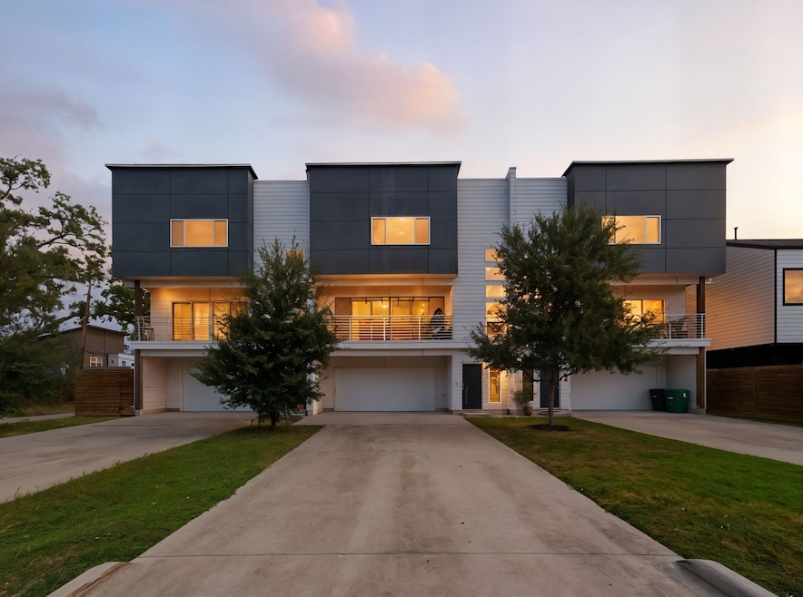 For Sale $449,900 • Co-Listing Agent