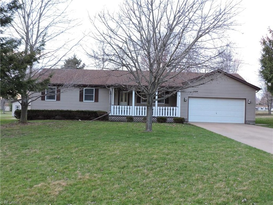 Vinyl Sided - Roof new in 2012