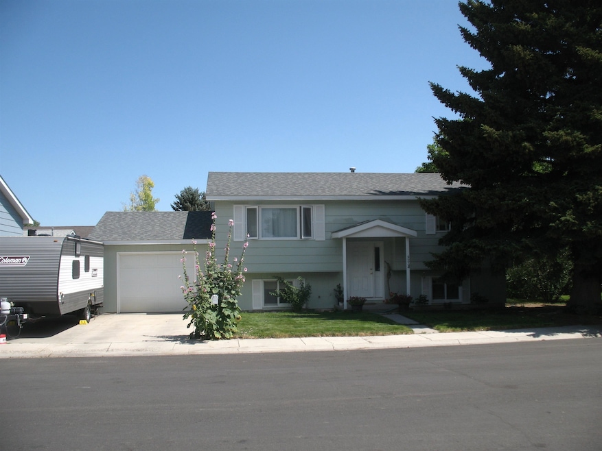 423 S Hamilton St, Powell, WY 82435 - photo 1