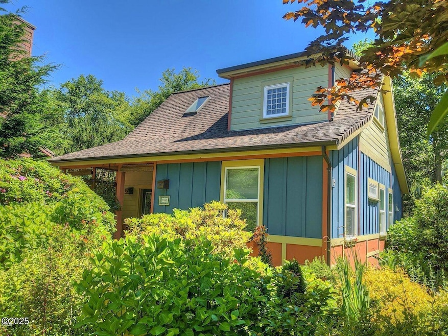 2040 Overleaf Loop, Yachats, OR 97498 - photo 1